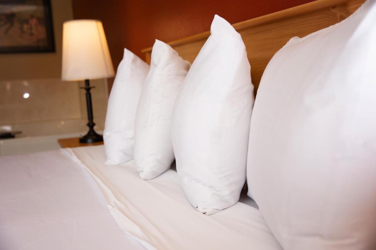Americinn By Wyndham Pampa Event Center Bagian luar foto