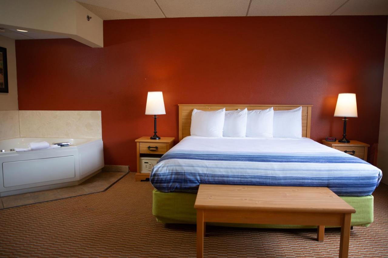 Americinn By Wyndham Pampa Event Center Bagian luar foto
