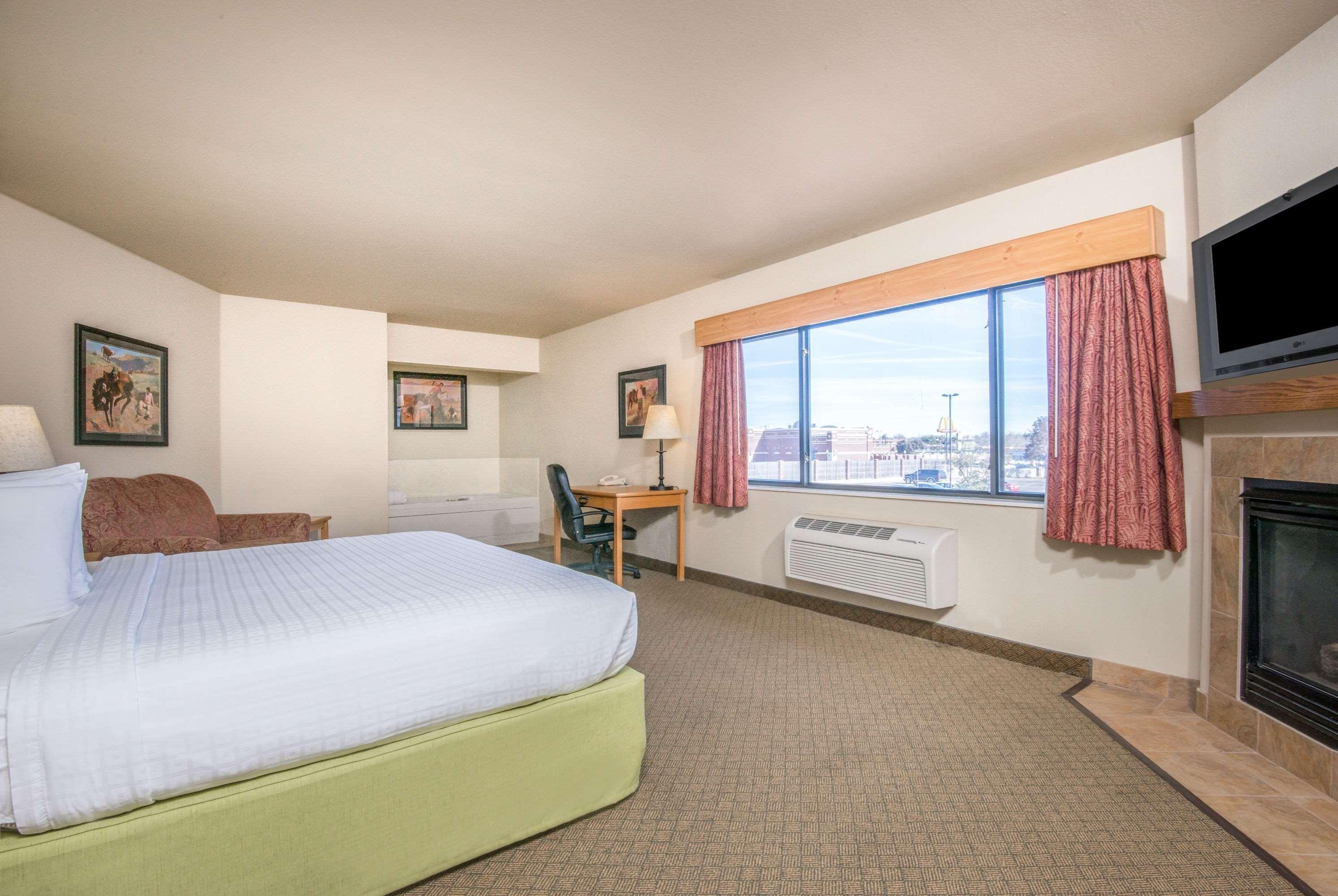 Americinn By Wyndham Pampa Event Center Bagian luar foto