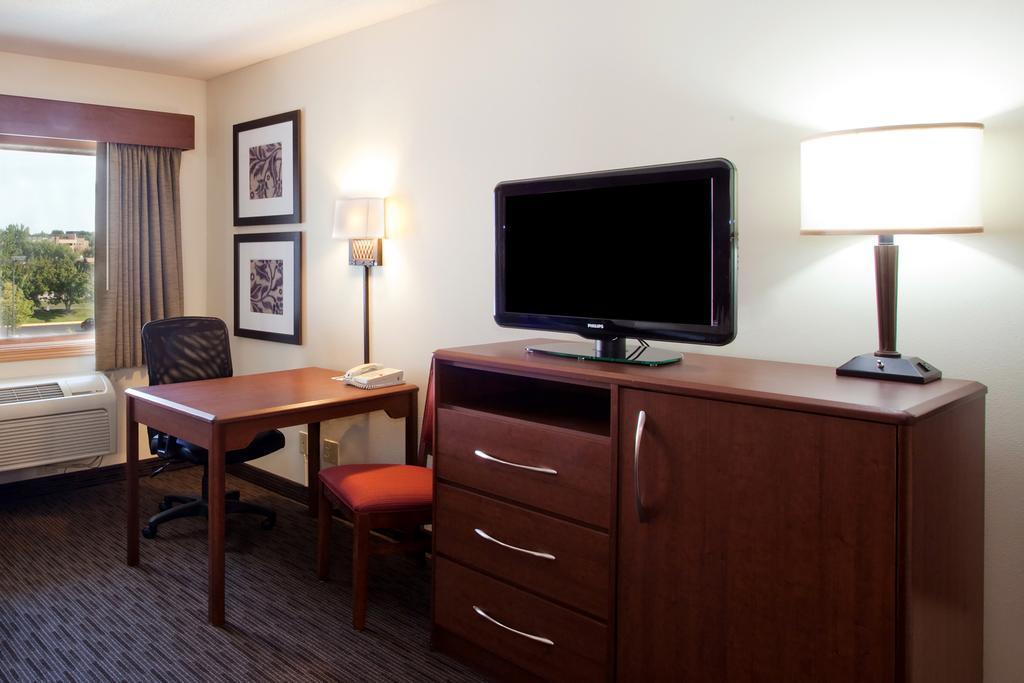 Americinn By Wyndham Pampa Event Center Bagian luar foto